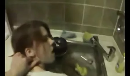 صحنه فیلم سکسی جمعی و نور و عشق و زیبایی پوست با مرد سیاه